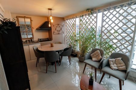 Apartamento à venda com 97m², 2 quartos e 2 vagasVaranda gourmet