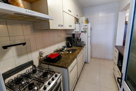 Apartamento à venda com 97m², 2 quartos e 2 vagasCozinha - Armários