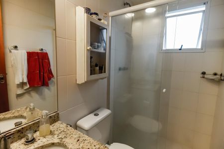 Apartamento à venda com 97m², 2 quartos e 2 vagasBanheiro da Suíte