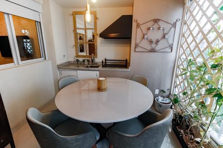 Apartamento à venda com 97m², 2 quartos e 2 vagasDetalhe - Varanda gourmet