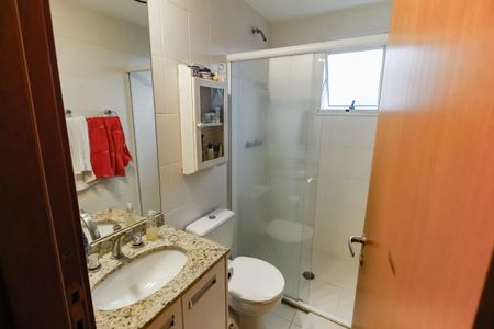 Apartamento à venda com 97m², 2 quartos e 2 vagasBanheiro da Suíte