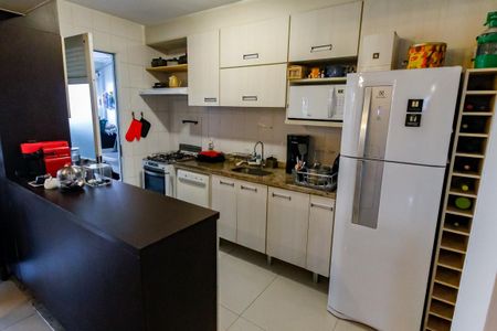 Apartamento à venda com 97m², 2 quartos e 2 vagasCozinha - Armários