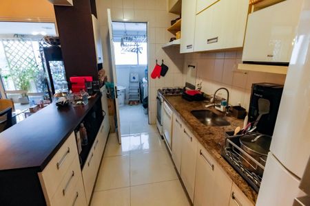 Apartamento à venda com 97m², 2 quartos e 2 vagasCozinha - Armários