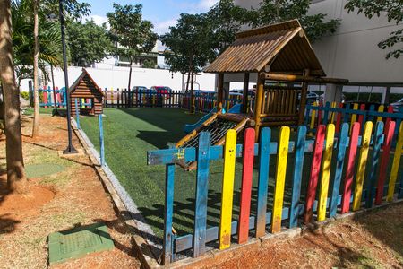 Apartamento à venda com 48m², 2 quartos e 1 vaga Apartamento à venda com 48m², 2 quartos e 1 vagaÁrea comum - Playground