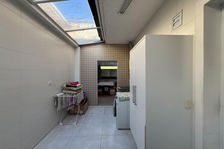Casa de condomínio à venda com 232m², 3 quartos e 4 vagasÁrea de Serviço