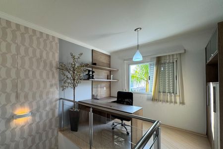 Casa de condomínio à venda com 232m², 3 quartos e 4 vagasEscritório