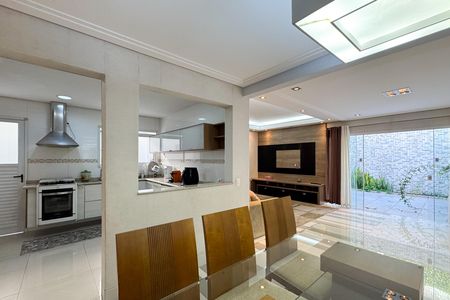 Casa de condomínio à venda com 232m², 3 quartos e 4 vagasSala de Jantar