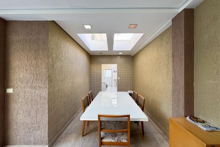 Casa de condomínio à venda com 232m², 3 quartos e 4 vagasÁrea gourmet