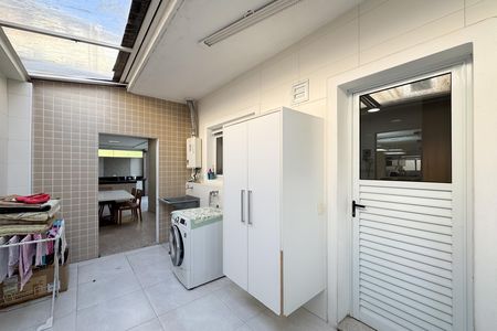 Casa de condomínio à venda com 232m², 3 quartos e 4 vagasÁrea de Serviço