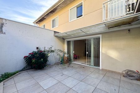 Casa de condomínio à venda com 232m², 3 quartos e 4 vagasQuintal 