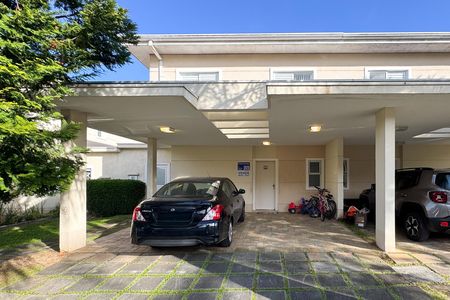 Casa de condomínio à venda com 232m², 3 quartos e 4 vagasFachada
