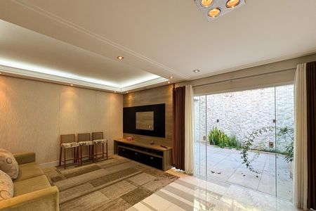 Casa de condomínio à venda com 232m², 3 quartos e 4 vagasSala