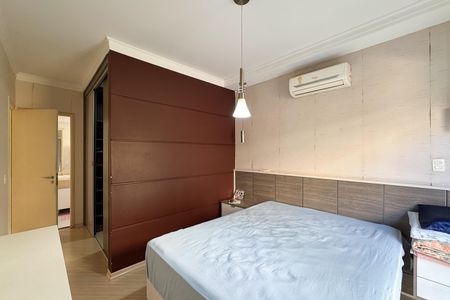 Casa de condomínio à venda com 232m², 3 quartos e 4 vagasSuíte 2