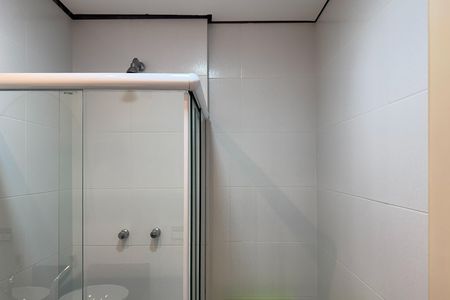 Casa de condomínio à venda com 232m², 3 quartos e 4 vagasBanheiro Social