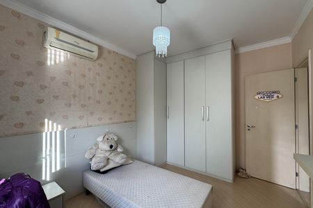 Casa de condomínio à venda com 232m², 3 quartos e 4 vagasQuarto