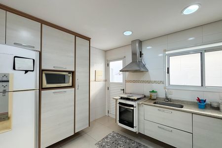 Casa de condomínio à venda com 232m², 3 quartos e 4 vagasCozinha 