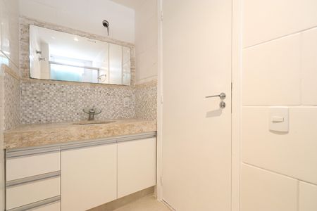 Apartamento à venda com 88m², 3 quartos e 2 vagasBanheiro da Suíte