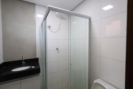 Banheiro de apartamento para alugar com 1 quarto, 30m² em Vila Esperança, São Paulo