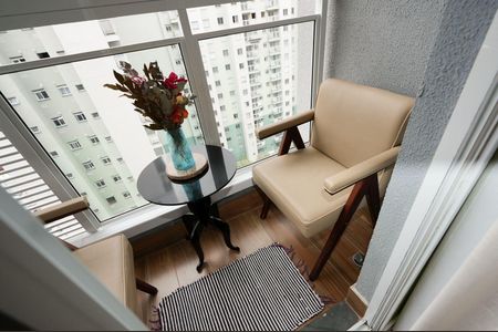 Apartamento à venda com 43m², 2 quartos e sem vaga Apartamento à venda com 43m², 2 quartos e sem vagaVaranda