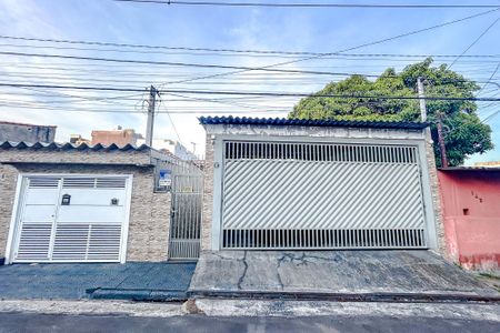 Casa para alugar com 127m², 2 quartos e 2 vagasFAchada com Plaquinha