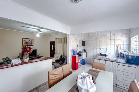 Casa para alugar com 127m², 2 quartos e 2 vagasCozinha