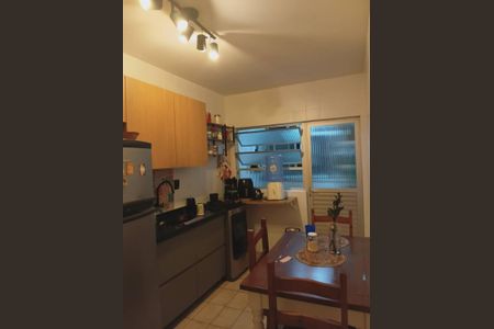Cozinha de apartamento para alugar com 2 quartos, 65m² em Abraão, Florianópolis