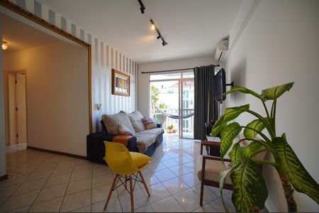 Sala de apartamento para alugar com 2 quartos, 65m² em Abraão, Florianópolis