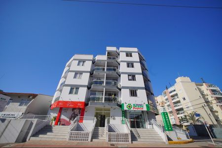 Apartamento para alugar com 65m², 2 quartos e 1 vaga Apartamento para alugar com 65m², 2 quartos e 1 vagaFaixada