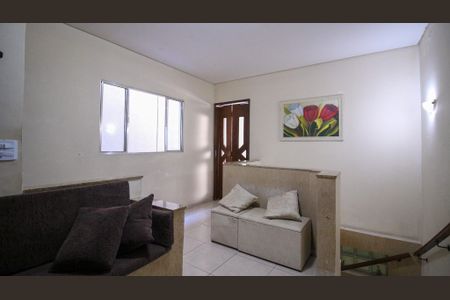 Sala de casa à venda com 5 quartos, 240m² em Vila Ema, São Paulo