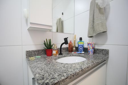 Apartamento à venda com 54m², 2 quartos e 1 vagaBanheiro Quarto 2