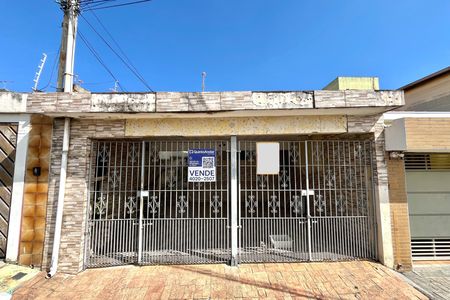 Casa à venda com 120m², 3 quartos e 2 vagas Casa à venda com 120m², 3 quartos e 2 vagasFachada