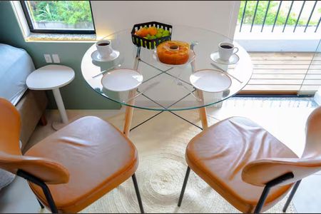 Cozinha de apartamento para alugar com 1 quarto, 25m² em Campeche, Florianópolis