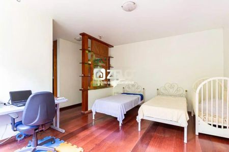 Casa de condomínio à venda com 551m², 6 quartos e 4 vagasFoto 06