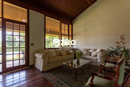 Casa de condomínio à venda com 551m², 6 quartos e 4 vagasFoto 03