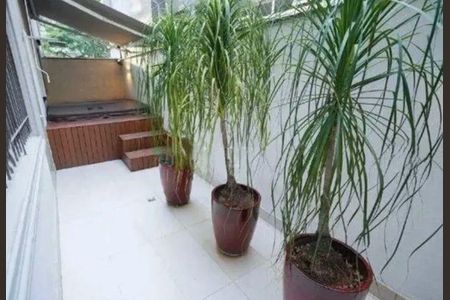 Apartamento para alugar com 250m², 4 quartos e 4 vagas