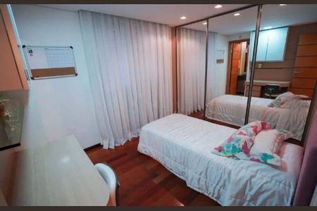 Apartamento para alugar com 250m², 4 quartos e 4 vagas