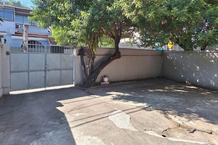 Casa para alugar com 90m², 3 quartos e 4 vagasQuintal