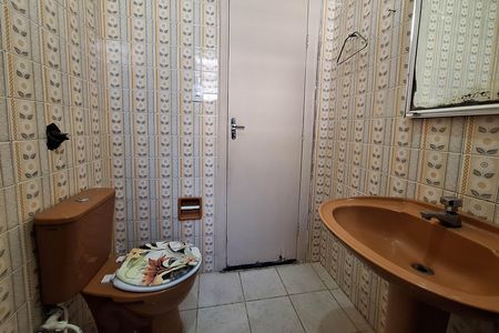 Casa para alugar com 90m², 3 quartos e 4 vagasBanheiro social