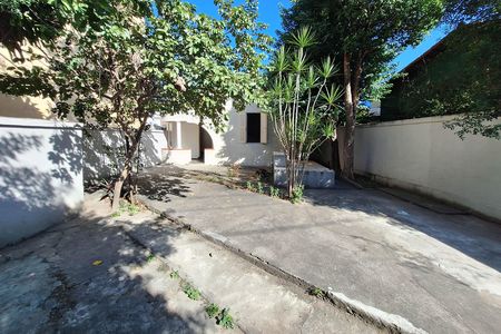 Casa para alugar com 90m², 3 quartos e 4 vagasQuintal