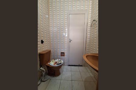 Casa para alugar com 90m², 3 quartos e 4 vagasBanheiro social