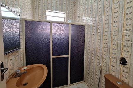 Casa para alugar com 90m², 3 quartos e 4 vagasBanheiro social