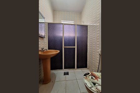 Casa para alugar com 90m², 3 quartos e 4 vagasBanheiro social