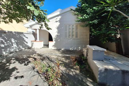 Casa para alugar com 90m², 3 quartos e 4 vagasQuintal