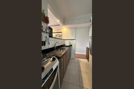 Cozinha de apartamento à venda com 3 quartos, 57m² em Conjunto Promorar Raposo Tavares, São Paulo