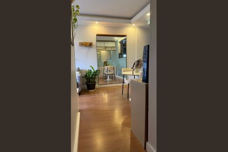 Sala de apartamento à venda com 3 quartos, 57m² em Conjunto Promorar Raposo Tavares, São Paulo