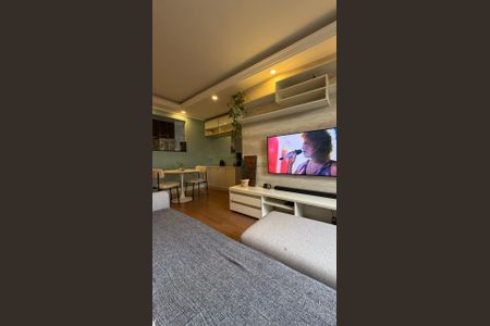 Sala  de apartamento à venda com 3 quartos, 57m² em Conjunto Promorar Raposo Tavares, São Paulo