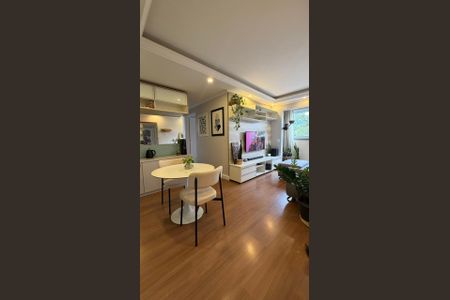 Sala de apartamento à venda com 3 quartos, 57m² em Conjunto Promorar Raposo Tavares, São Paulo