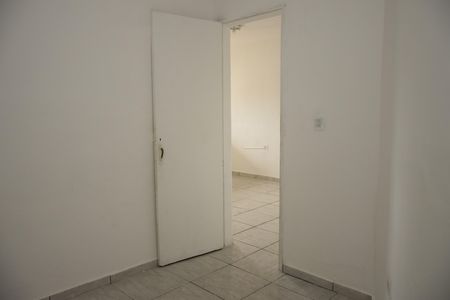 Quarto de casa para alugar com 2 quartos, 45m² em Jardim Florida, Embu das Artes