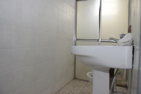 Banheiro de casa para alugar com 1 quarto, 35m² em Jardim Florida, Embu das Artes