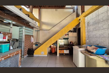 Casa à venda com 250m², 3 quartos e 1 vagaArea de serviço